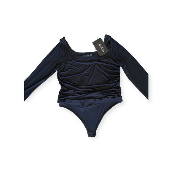 PrettyLittleThing Black Slinky Ruched Long Sleeve Square Neck Bodysuit - Picture 5 of 7